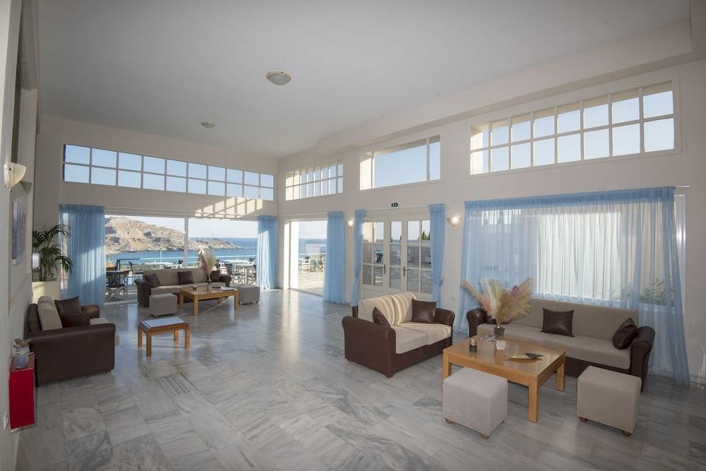 Damnoni Bay Hotell Exteriör bild