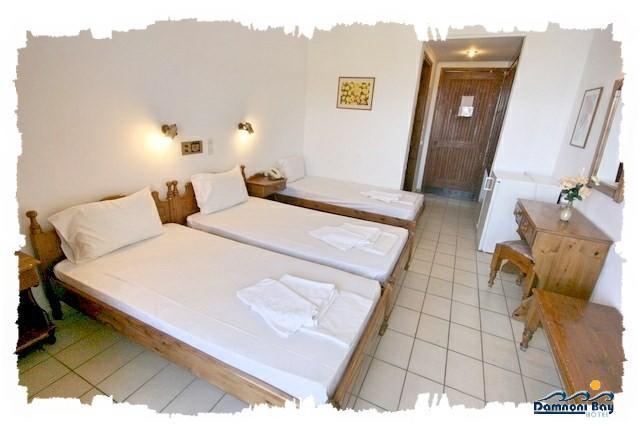Damnoni Bay Hotell Exteriör bild