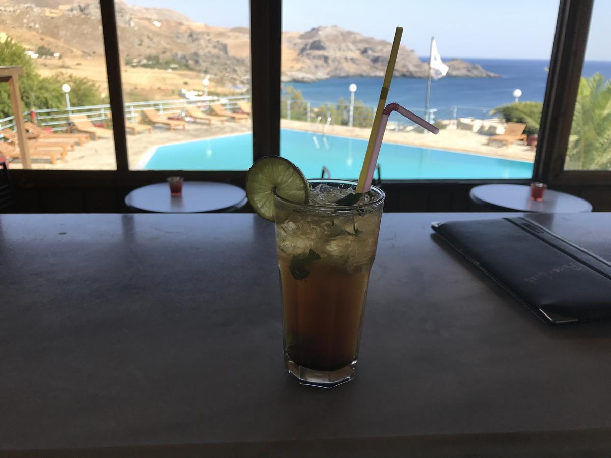 Damnoni Bay Hotell Exteriör bild